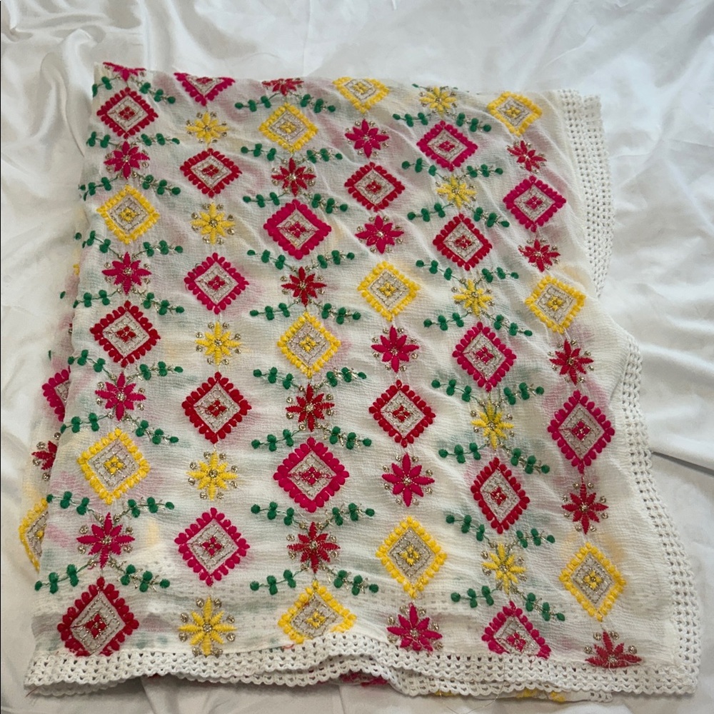 Duppatta stole white with multi color.